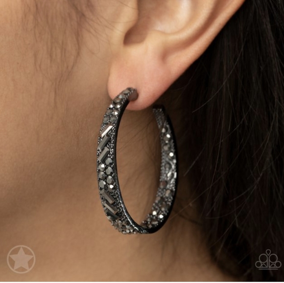 Ambassador Boutique Jewelry - GLITZY By Association - Black